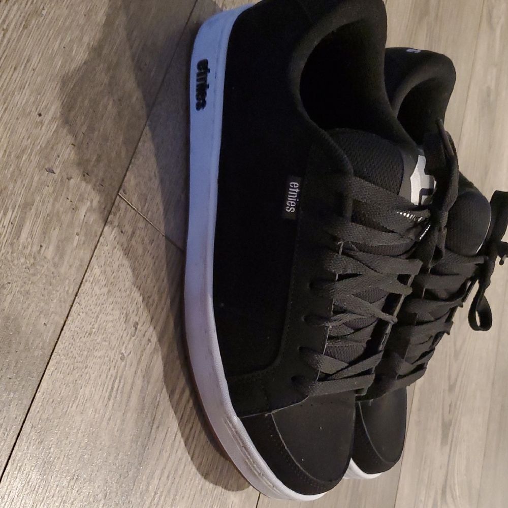Etnies Men's Black Kingpin Skate Shoes Size 11 (Like New)